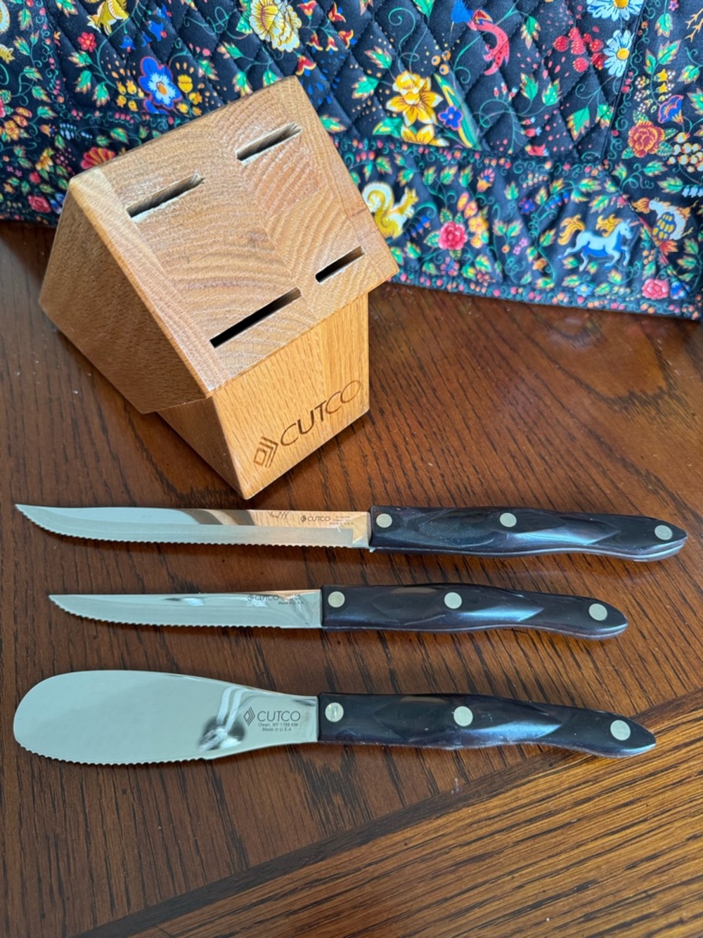 Vintage Cutco 4 Piece Black Handle Knife Set With Wood Block 1721 1729 1768 USA